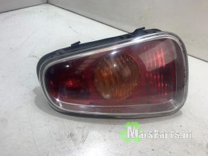 Begagnade Baklykta, höger BMW Mini One/Cooper (R50) 1.6 16V One Pris € 40,00 Marginaltabell erbjuds av Autodemontagebedrijf De Mars