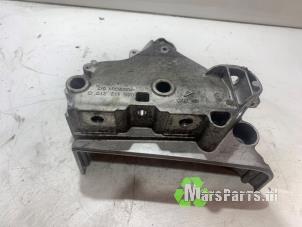 Używane Wspornik silnika Audi A3 Sportback (8VA/8VF) 1.5 35 TFSI 16V Cena € 25,00 Procedura marży oferowane przez Autodemontagebedrijf De Mars