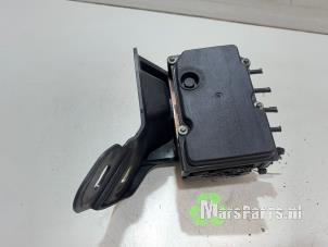 Begagnade ABS-pump Opel Corsa D 1.0 Pris € 175,00 Marginaltabell erbjuds av Autodemontagebedrijf De Mars