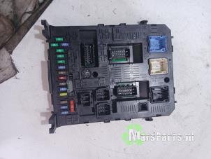 Begagnade Säkringsbox Peugeot 3008 I (0U/HU) 1.6 VTI 16V Pris € 80,00 Marginaltabell erbjuds av Autodemontagebedrijf De Mars