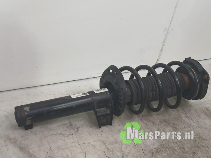 Amortyzator prawy przód z Volkswagen Caddy IV 2.0 TDI 102 2020