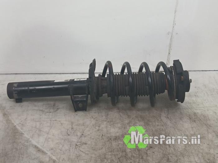 Amortyzator prawy przód z Volkswagen Caddy IV 2.0 TDI 102 2020