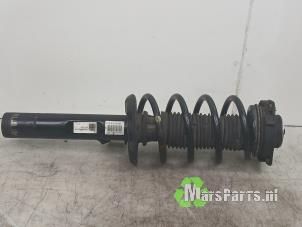 Używane Amortyzator prawy przód Volkswagen Caddy IV 2.0 TDI 102 Cena € 75,00 Procedura marży oferowane przez Autodemontagebedrijf De Mars
