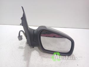 Używane Lusterko zewnetrzne prawe Ford Focus 2 Wagon 1.8 16V Cena € 35,00 Procedura marży oferowane przez Autodemontagebedrijf De Mars