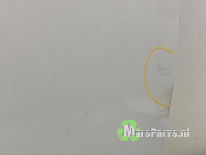 Portier 4Deurs rechts-achter van een Toyota Auris (E18) 1.8 16V Hybrid 2014