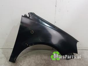 Używane Blotnik prawy przód Volkswagen Polo IV (9N1/2/3) 1.2 12V Cena € 45,00 Procedura marży oferowane przez Autodemontagebedrijf De Mars