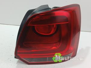 Używane Tylne swiatlo pozycyjne prawe Volkswagen Polo V (6R) 1.2 TDI 12V BlueMotion Cena € 40,00 Procedura marży oferowane przez Autodemontagebedrijf De Mars