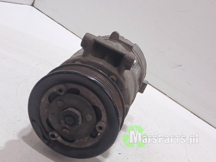 Aircopomp van een Audi Q3 (F3B) 2.0 45 TFSI 16V Quattro