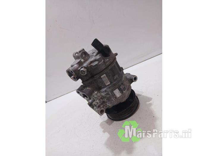 Aircopomp van een Audi Q3 (F3B) 2.0 45 TFSI 16V Quattro