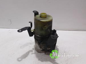 Używane Kolo pasowe pompy wspomagania kierownicy Volkswagen Polo IV (9N1/2/3) 1.4 16V Cena € 60,00 Procedura marży oferowane przez Autodemontagebedrijf De Mars