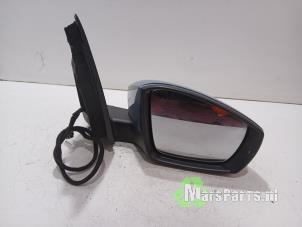 Używane Lusterko zewnetrzne prawe Volkswagen Polo V (6R) 1.2 TDI 12V BlueMotion Cena € 50,00 Procedura marży oferowane przez Autodemontagebedrijf De Mars