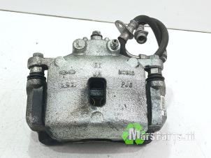 Begagnade Främre bromsok, vänster Kia Picanto (JA) 1.0 DPi 12V Pris € 50,00 Marginaltabell erbjuds av Autodemontagebedrijf De Mars