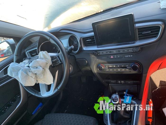 Elservostyrningsenhet från en Kia Ceed (CDB5/CDBB) 1.6 CRDi 16V 115 2018