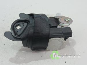 Używane Pas bezpieczenstwa prawy przód Volkswagen Polo V (6R) 1.2 TDI 12V BlueMotion Cena € 100,00 Procedura marży oferowane przez Autodemontagebedrijf De Mars