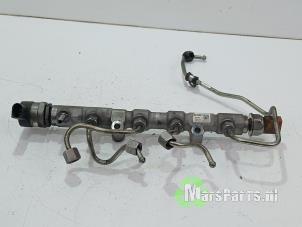 Używane Listwa wtryskowa Volkswagen Polo V (6R) 1.2 TDI 12V BlueMotion Cena € 65,00 Procedura marży oferowane przez Autodemontagebedrijf De Mars