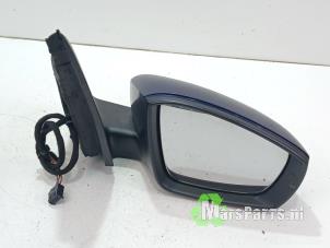 Używane Lusterko zewnetrzne prawe Volkswagen Polo V (6R) 1.2 TDI 12V BlueMotion Cena € 50,00 Procedura marży oferowane przez Autodemontagebedrijf De Mars