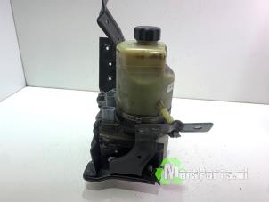 Używane Pompa wspomagania kierownicy Ford Focus 2 2.0 16V Cena € 70,00 Procedura marży oferowane przez Autodemontagebedrijf De Mars