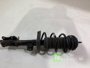 Begagnade Stötdämparstång, vänster fram Opel Corsa E 1.0 SIDI Turbo 12V Pris € 60,00 Marginaltabell erbjuds av Autodemontagebedrijf De Mars