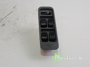 Używane Przelacznik combi okienny Daihatsu Gran Move 1.6 16V Cena € 40,00 Procedura marży oferowane przez Autodemontagebedrijf De Mars