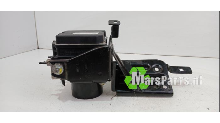 ABS-pump från en Skoda Fabia II Combi 1.2 TDI 12V Greenline 2012