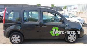 Używane Amortyzator prawy przód Renault Kangoo/Grand Kangoo (KW) 1.6 16V Cena € 40,00 Procedura marży oferowane przez Autodemontagebedrijf De Mars