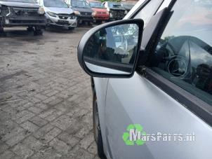 Begagnade Skärmspegel, vänster Mitsubishi Colt (Z2/Z3) 1.1 12V Pris € 40,00 Marginaltabell erbjuds av Autodemontagebedrijf De Mars