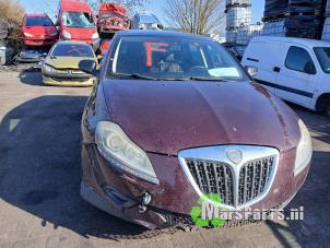 Gebruikte Asschenkel links-voor Lancia Delta (844) 1.4 T-Jet 16V 120 Prijs € 40,00 Margeregeling aangeboden door Autodemontagebedrijf De Mars