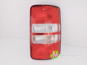 Używane Tylne swiatlo pozycyjne prawe Volkswagen Caddy III (2KA,2KH,2CA,2CH) 1.6 TDI 16V Cena € 35,00 Procedura marży oferowane przez Autodemontagebedrijf De Mars