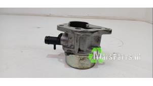Używane Pompa prózniowa (Diesel) Renault Megane III Grandtour (KZ) 1.5 dCi 110 Cena € 40,00 Procedura marży oferowane przez Autodemontagebedrijf De Mars