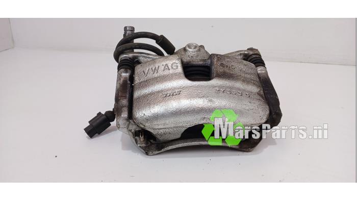 Zacisk hamulcowy prawy przód z Audi A3 Sportback (8YA) 1.5 35 TFSI 16V Mild Hybrid 2024