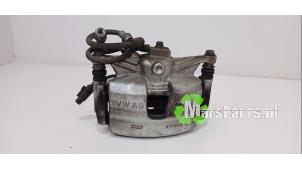 Używane Zacisk hamulcowy prawy przód Audi A3 Sportback (8YA) 1.5 35 TFSI 16V Mild Hybrid Cena € 75,00 Procedura marży oferowane przez Autodemontagebedrijf De Mars