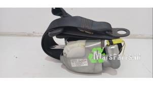 Gebruikte Veiligheidsgordel links-voor Peugeot 107 1.0 12V Prijs € 55,00 Margeregeling aangeboden door Autodemontagebedrijf De Mars