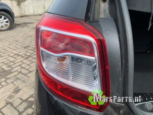 Używane Tylne swiatlo pozycyjne lewe Dacia Sandero II 0.9 TCE 12V Cena € 50,00 Procedura marży oferowane przez Autodemontagebedrijf De Mars