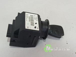 Begagnade Tändningslås + nyckel Mercedes A (W169) 1.7 A-170 Pris € 70,00 Marginaltabell erbjuds av Autodemontagebedrijf De Mars