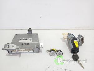 Używane Stacyjka + sterownik Toyota Yaris Verso (P2) 1.5 16V Cena € 180,00 Procedura marży oferowane przez Autodemontagebedrijf De Mars