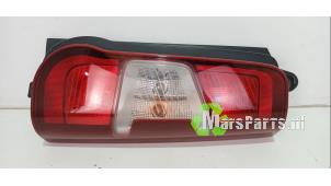 Używane Tylne swiatlo pozycyjne prawe Peugeot Partner (EA//EF/EN/EU) 1.5 BlueHDi 75 Cena € 80,00 Procedura marży oferowane przez Autodemontagebedrijf De Mars