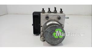 Używane Pompa ABS Peugeot Partner (EA//EF/EN/EU) 1.5 BlueHDi 75 Cena € 225,00 Procedura marży oferowane przez Autodemontagebedrijf De Mars