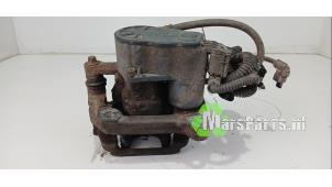 Używane Zacisk hamulcowy lewy tyl Peugeot Partner (EA//EF/EN/EU) 1.5 BlueHDi 75 Cena € 85,00 Procedura marży oferowane przez Autodemontagebedrijf De Mars