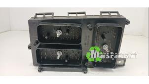 Begagnade Säkringsbox Opel Astra H SW (L35) 1.7 CDTi 16V Pris € 85,00 Marginaltabell erbjuds av Autodemontagebedrijf De Mars