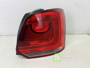 Używane Tylne swiatlo pozycyjne prawe Volkswagen Polo V (6R) 1.2 TDI 12V BlueMotion Cena € 40,00 Procedura marży oferowane przez Autodemontagebedrijf De Mars