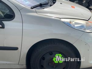 Gebruikte Scherm rechts-voor Peugeot 207 SW (WE/WU) 1.6 16V Prijs € 32,50 Margeregeling aangeboden door Autodemontagebedrijf De Mars