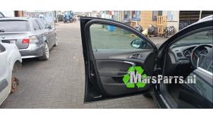 Gebruikte Deur 4Deurs links-voor Opel Insignia Sports Tourer 1.6 Turbo 16V Ecotec Prijs € 120,00 Margeregeling aangeboden door Autodemontagebedrijf De Mars