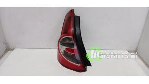 Używane Tylne swiatlo pozycyjne lewe Dacia Sandero I (BS) 1.2 16V Cena € 40,00 Procedura marży oferowane przez Autodemontagebedrijf De Mars