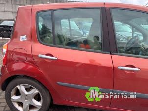 Używane Drzwi prawe tylne wersja 4-drzwiowa Renault Modus/Grand Modus (JP) 1.4 16V Cena € 40,00 Procedura marży oferowane przez Autodemontagebedrijf De Mars