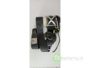 Używane Pas bezpieczenstwa lewy przód Volkswagen Polo V (6R) 1.2 TDI 12V BlueMotion Cena € 120,00 Procedura marży oferowane przez Autodemontagebedrijf De Mars