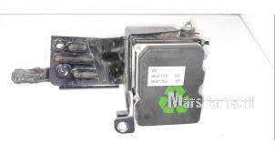 Używane Pompa ABS Volkswagen Polo V (6R) 1.2 TDI 12V BlueMotion Cena € 75,00 Procedura marży oferowane przez Autodemontagebedrijf De Mars