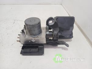 Begagnade ABS-pump Mercedes E Estate (S212) E-200 CDI 16V BlueEfficiency,BlueTEC Pris € 85,00 Marginaltabell erbjuds av Autodemontagebedrijf De Mars