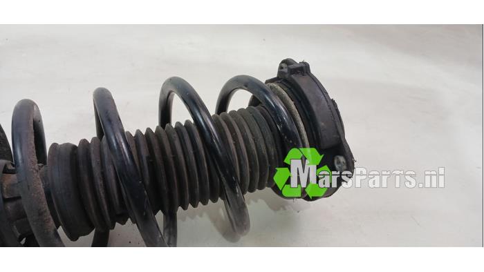 Amortyzator lewy przód z Volkswagen Caddy Combi IV 1.4 TSI 16V 2017