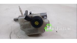 Używane Glówny cylinder hamulcowy Volkswagen Caddy Combi IV 1.4 TSI 16V Cena € 25,00 Procedura marży oferowane przez Autodemontagebedrijf De Mars