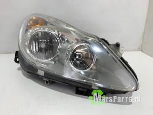 Begagnade Strålkastare, höger Opel Corsa D 1.2 16V Pris € 75,00 Marginaltabell erbjuds av Autodemontagebedrijf De Mars